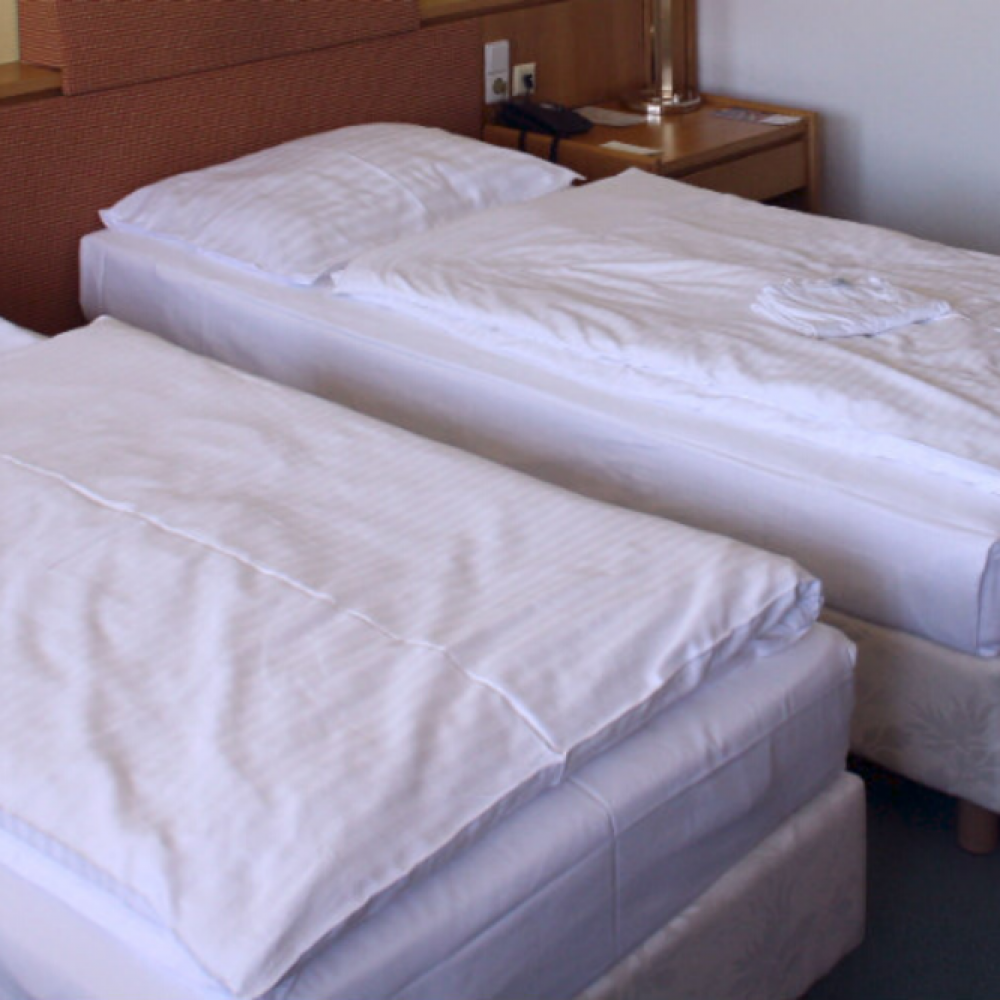 Een hotelkamer voor 1 persoon tijdens The Ride