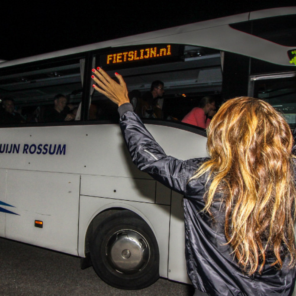 Met de bus naar de start van The Ride