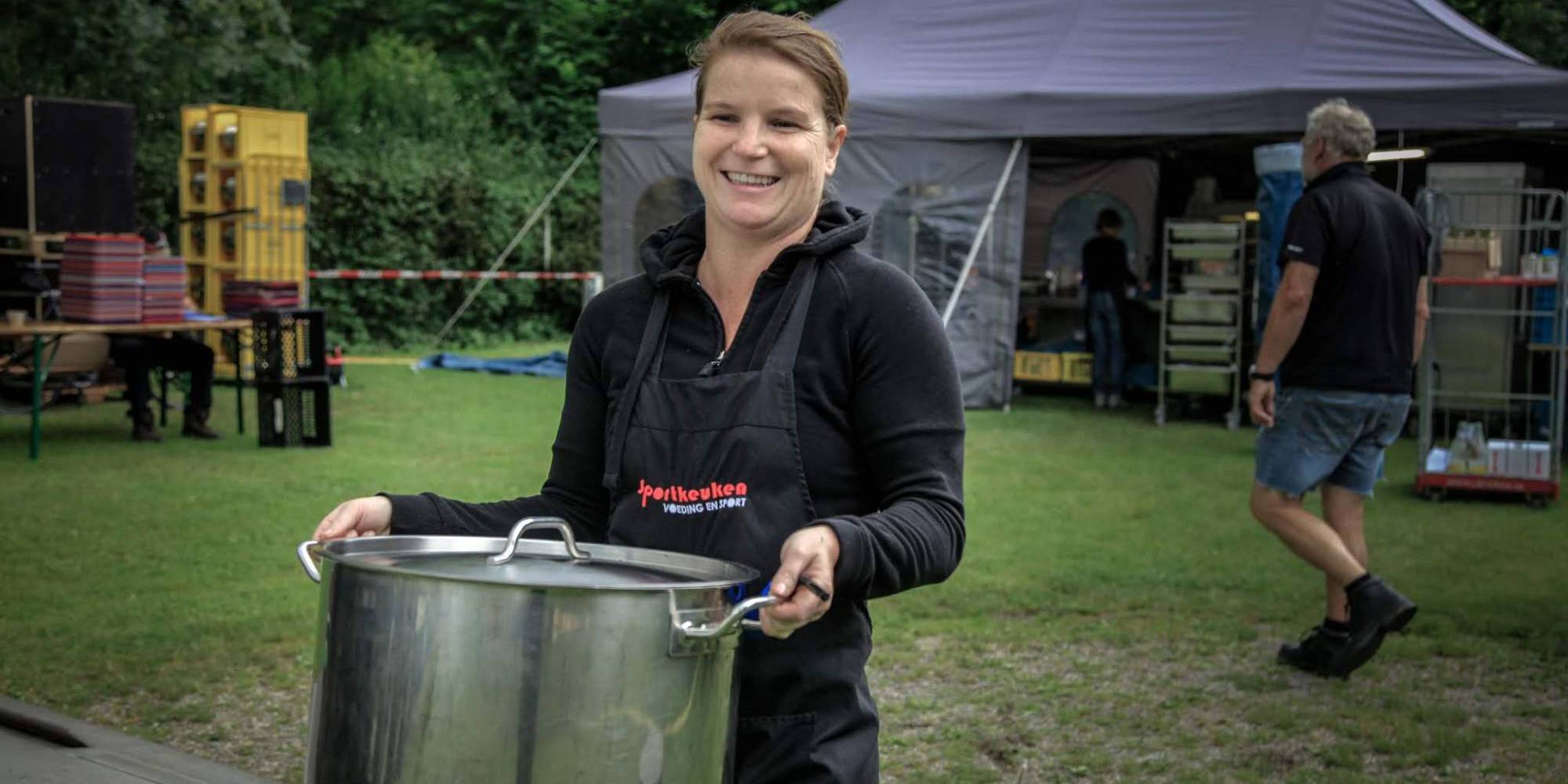Janneke Pieterson kookt tijdens The Ride