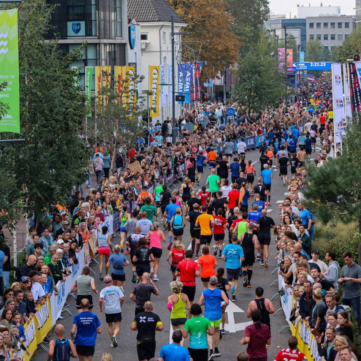 Hardlopers lopen in de Brabantse stad Eindhoven