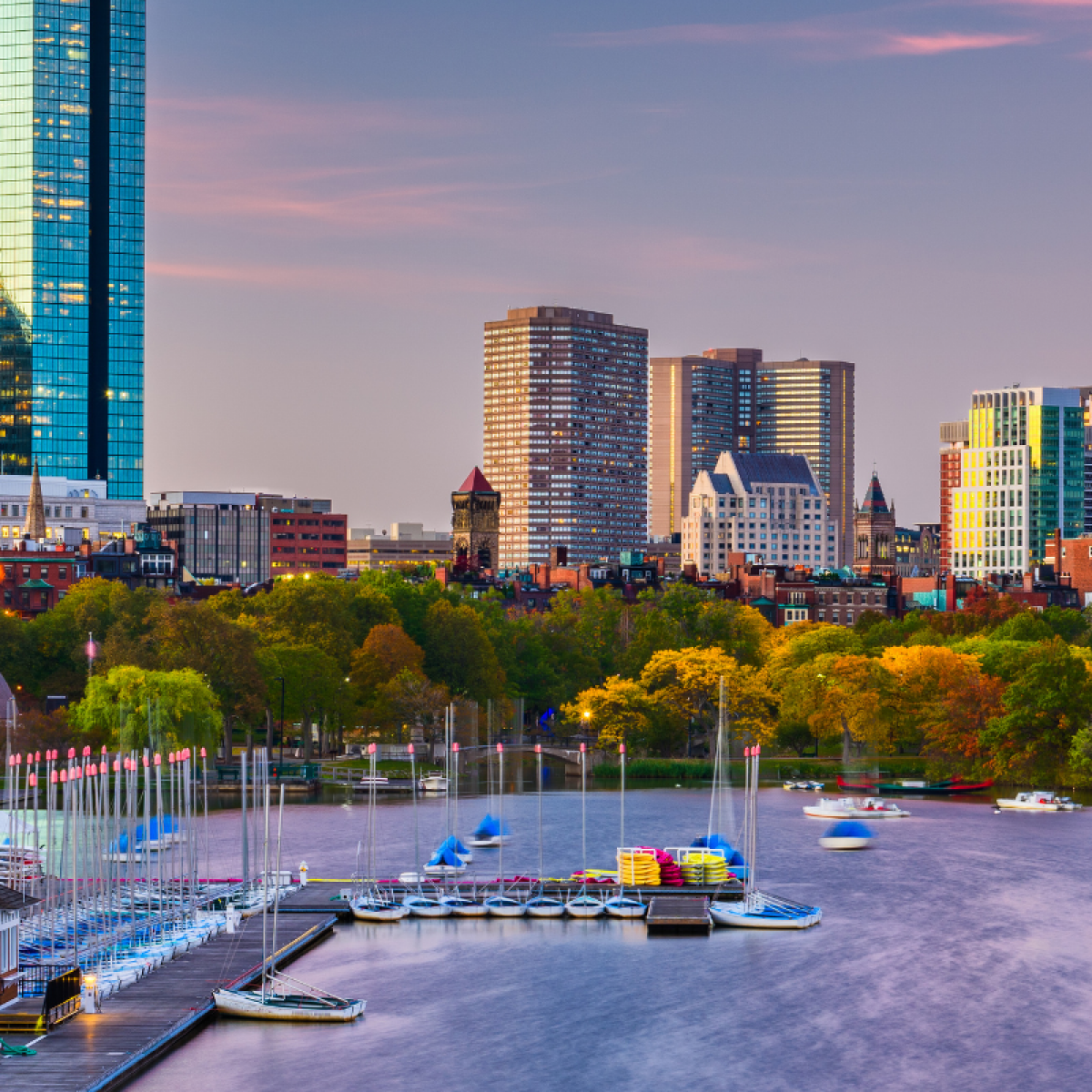 Hardlopers op straat in Boston