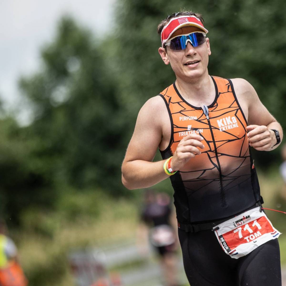 Triatleten zijn klaar voor de start van de IRONMAN 70.3