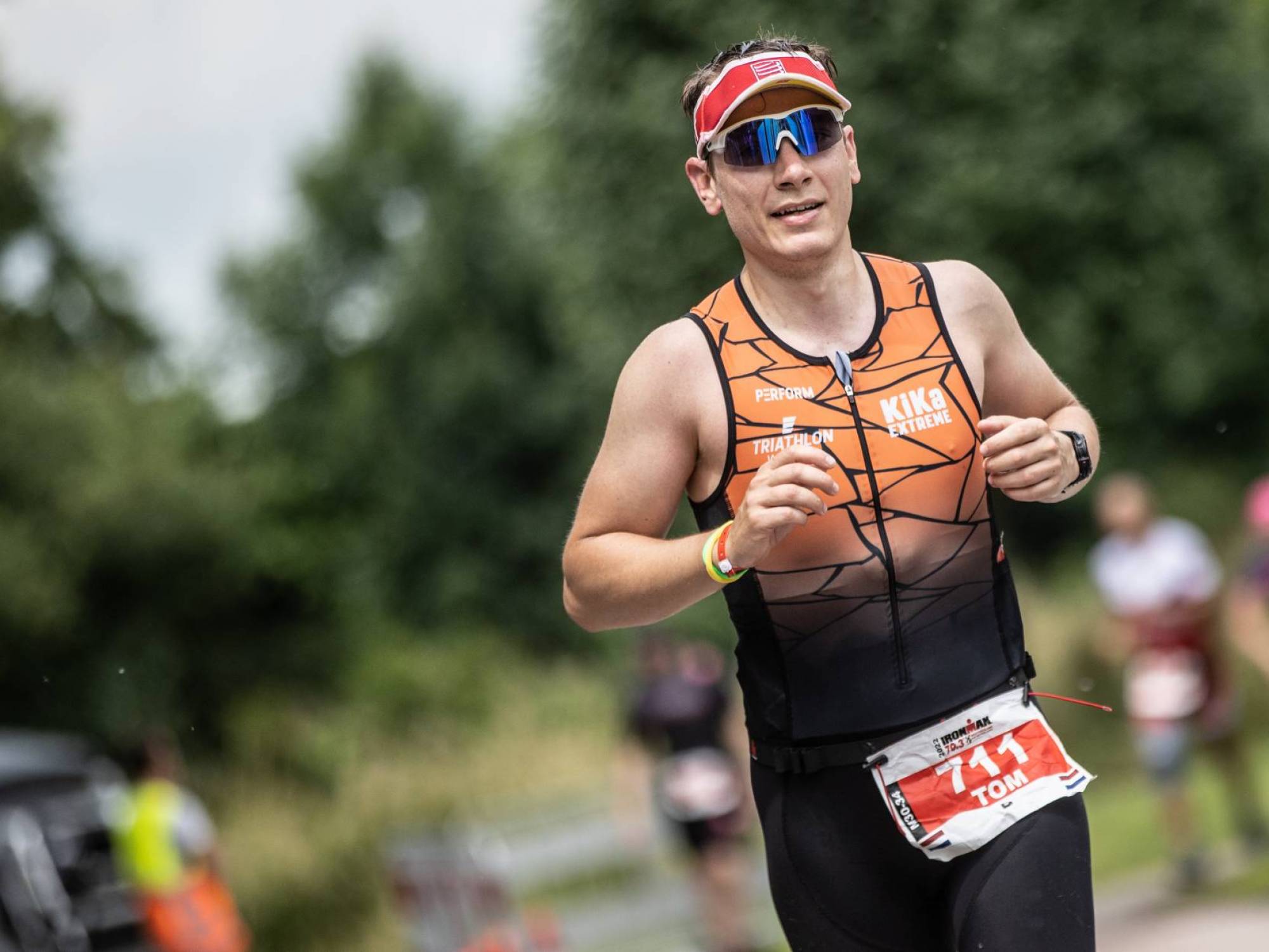 Triatleten zijn klaar voor de start van de IRONMAN 70.3