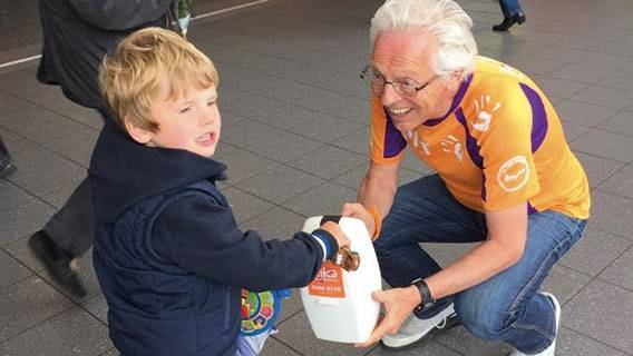 Deelnemer die collecteert voor zijn KiKa Extreme uitdaging