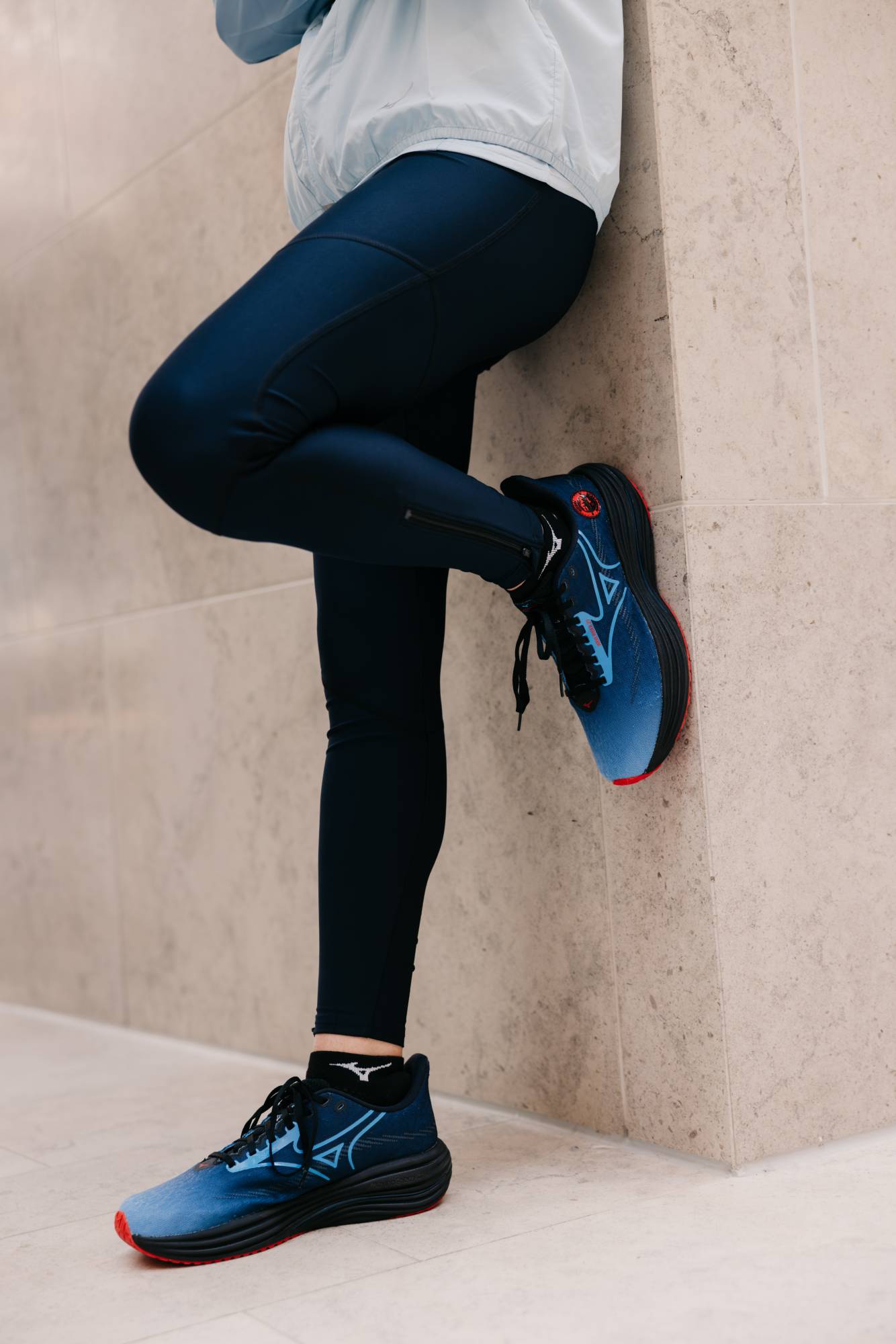 ミズノ　フィートエモーション　feat emotion Mizuno X Amsterdam Runningshoe – TCS Amsterdam Marathon - EN